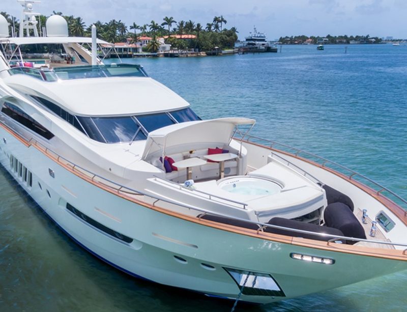 Bow of the 100 Dominator showing the jacuzzi set into the foredeck